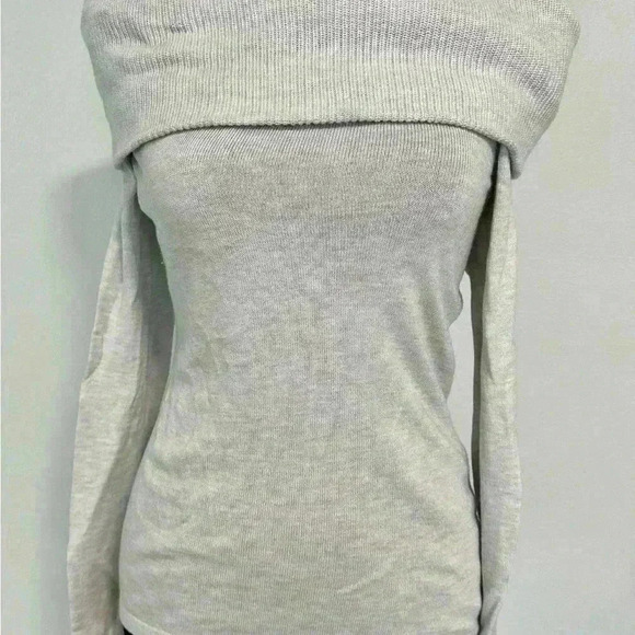 172. Lilly Pulitzer Grey Christin Off The Shoulder Fauxschmere Sweater Size xs - Picture 3 of 6